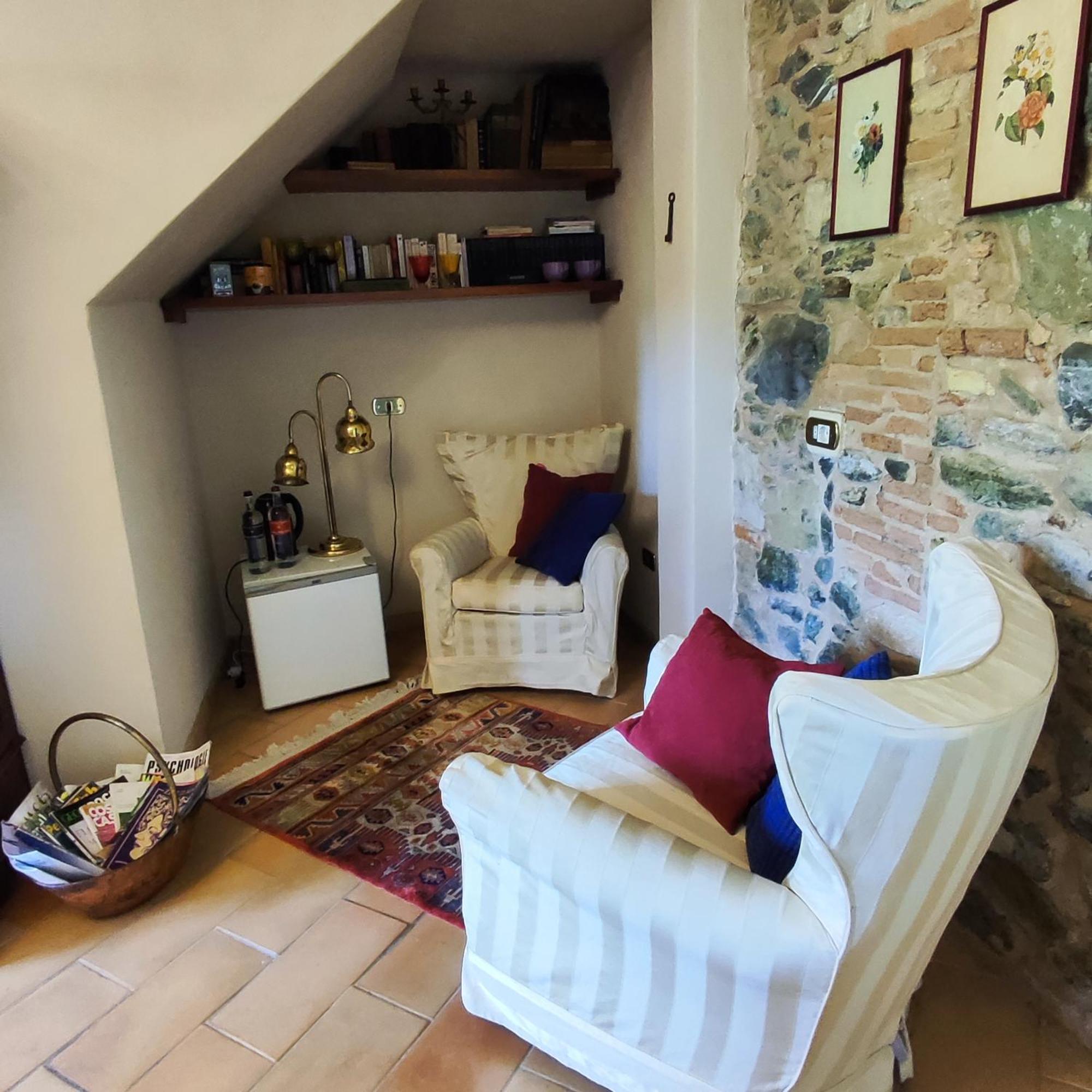 Agriturismo Podere Il Fornacino Санта-Луче Экстерьер фото